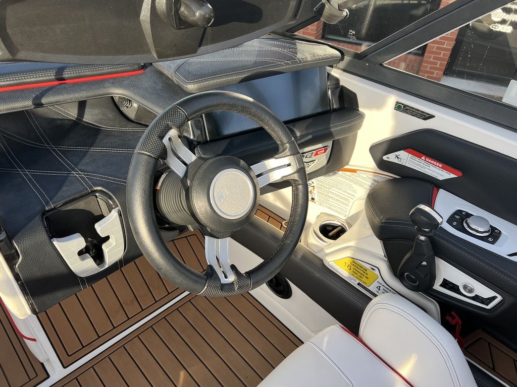 2018 Nautique G23