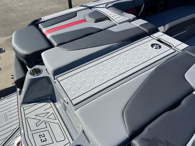 2025 MasterCraft XT23s
