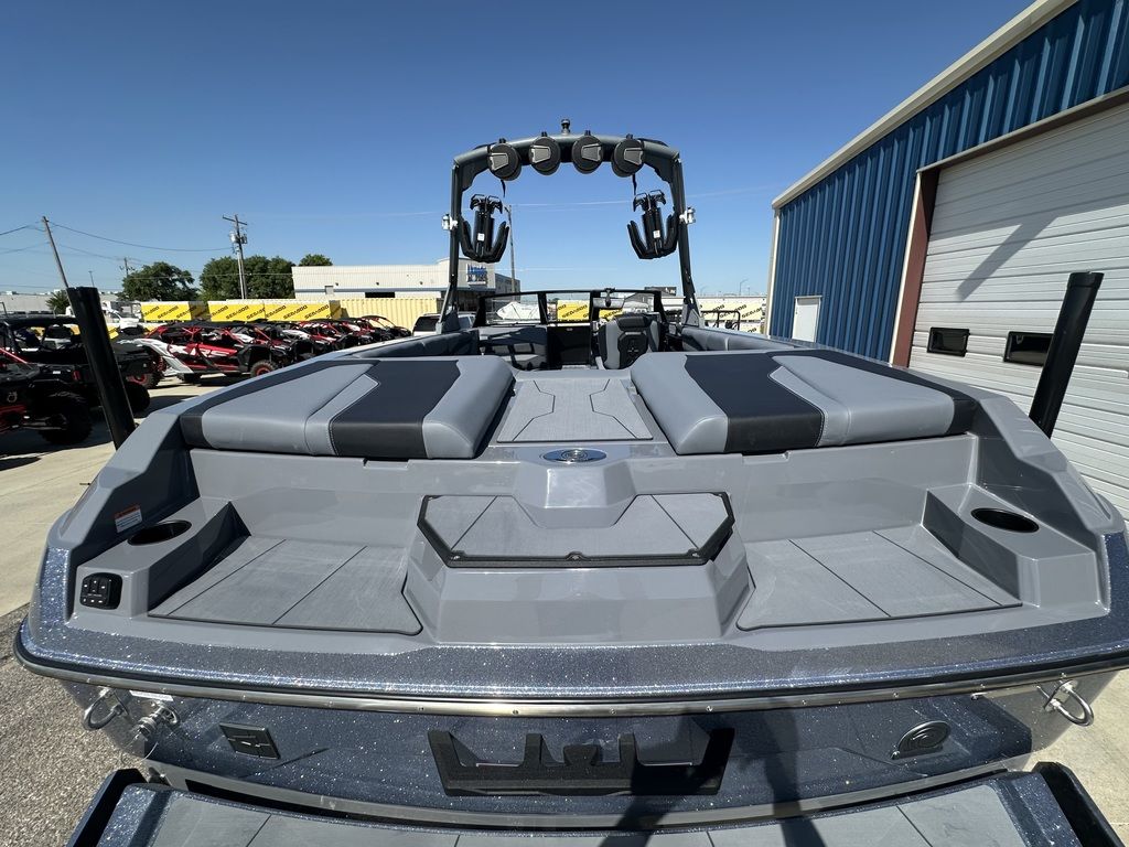 2025 Axis Wake Research A245