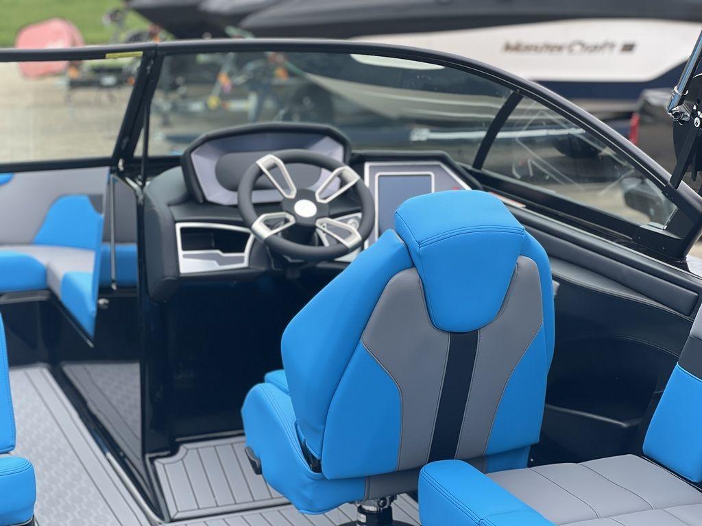 2024 MasterCraft XT23