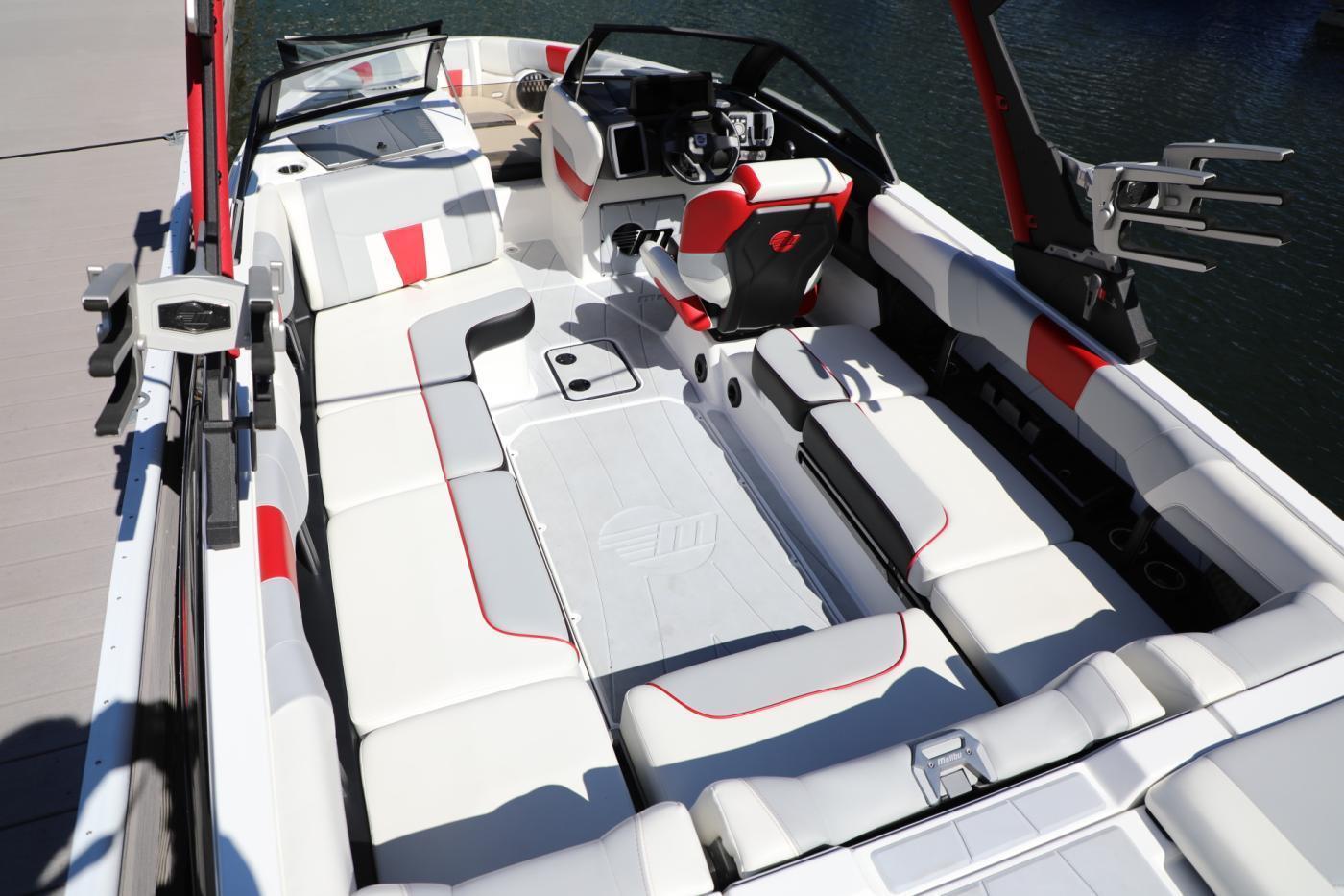 2023 Malibu 23 LSV
