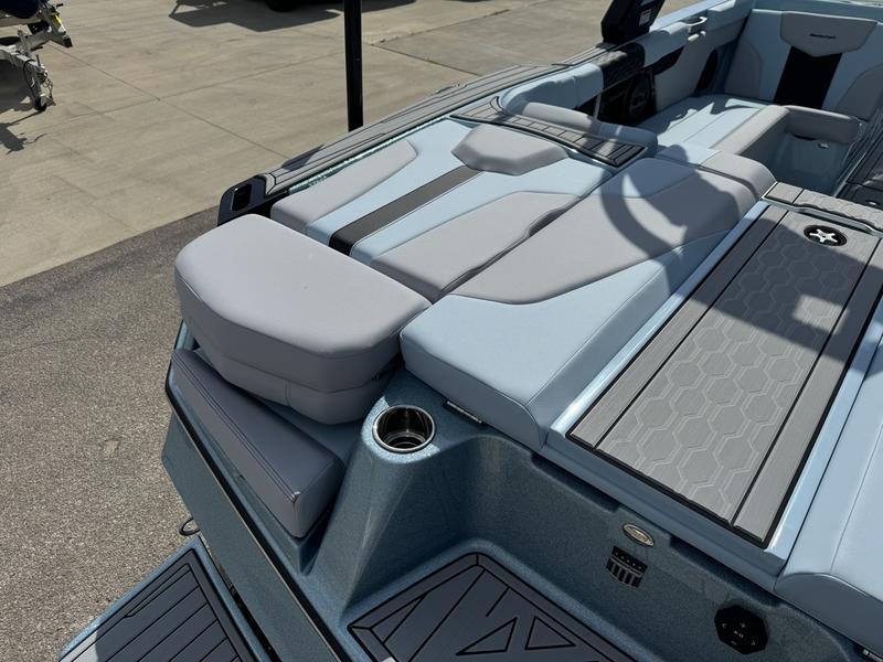 2025 MasterCraft XT23