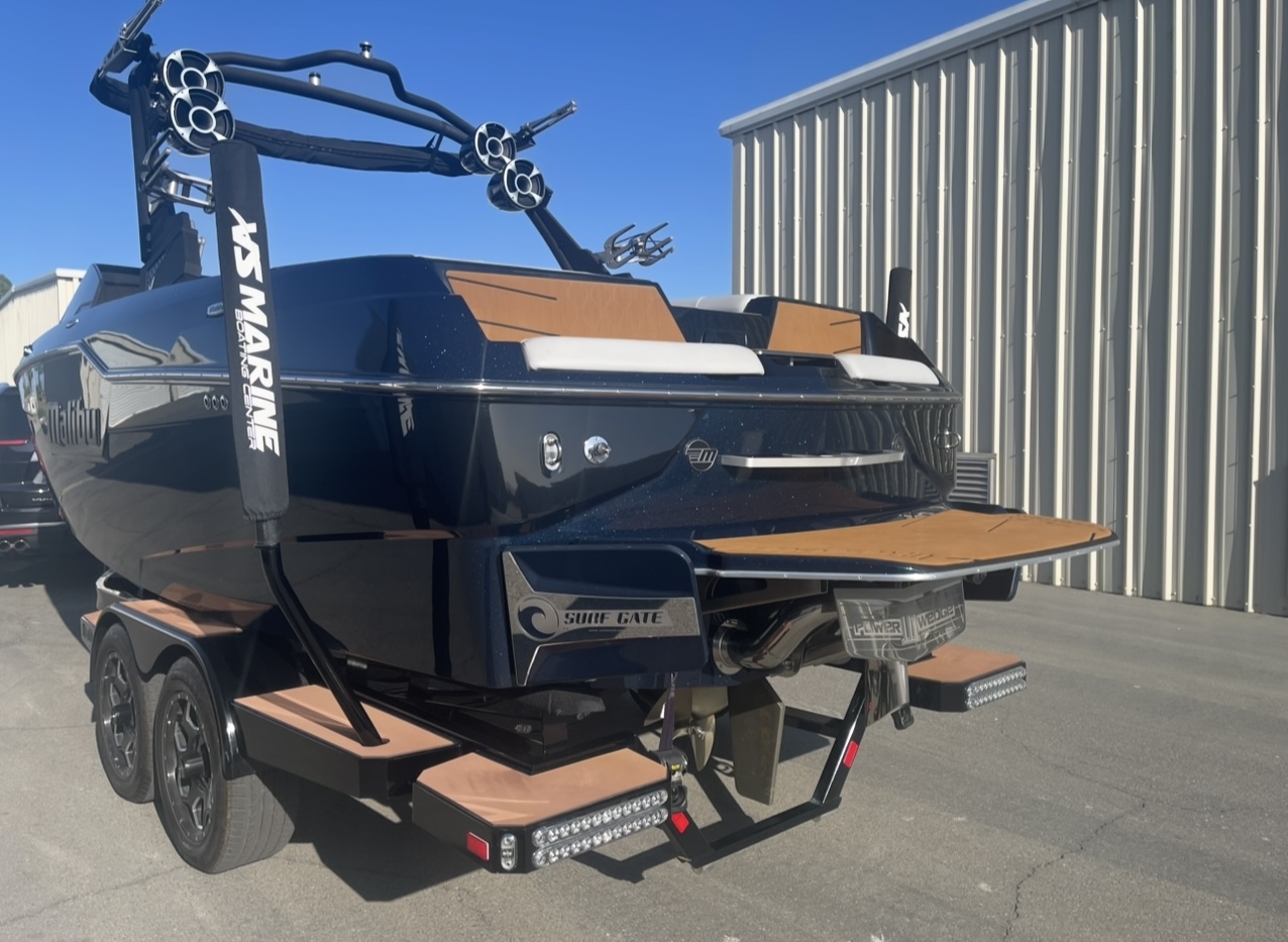 2021 Malibu M220