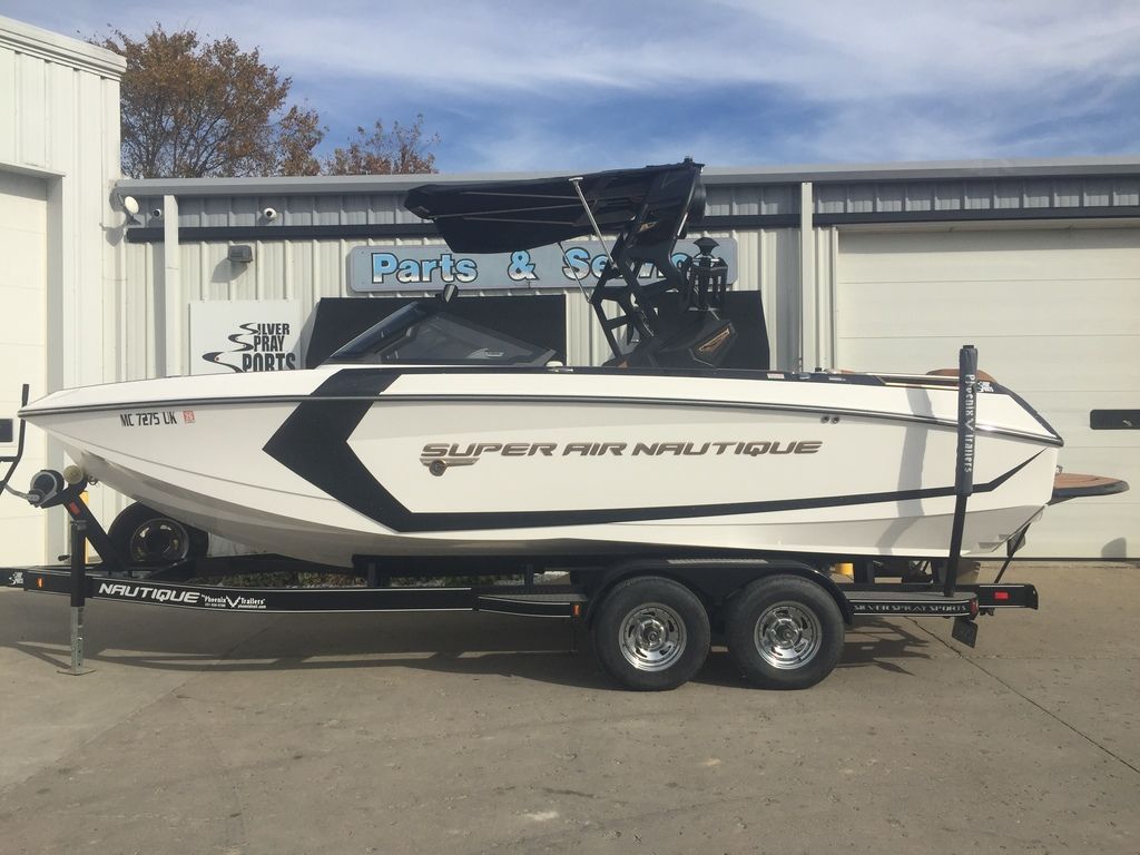 boat.Title