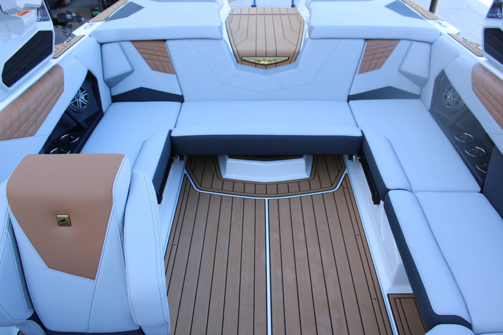 2025 Nautique S21