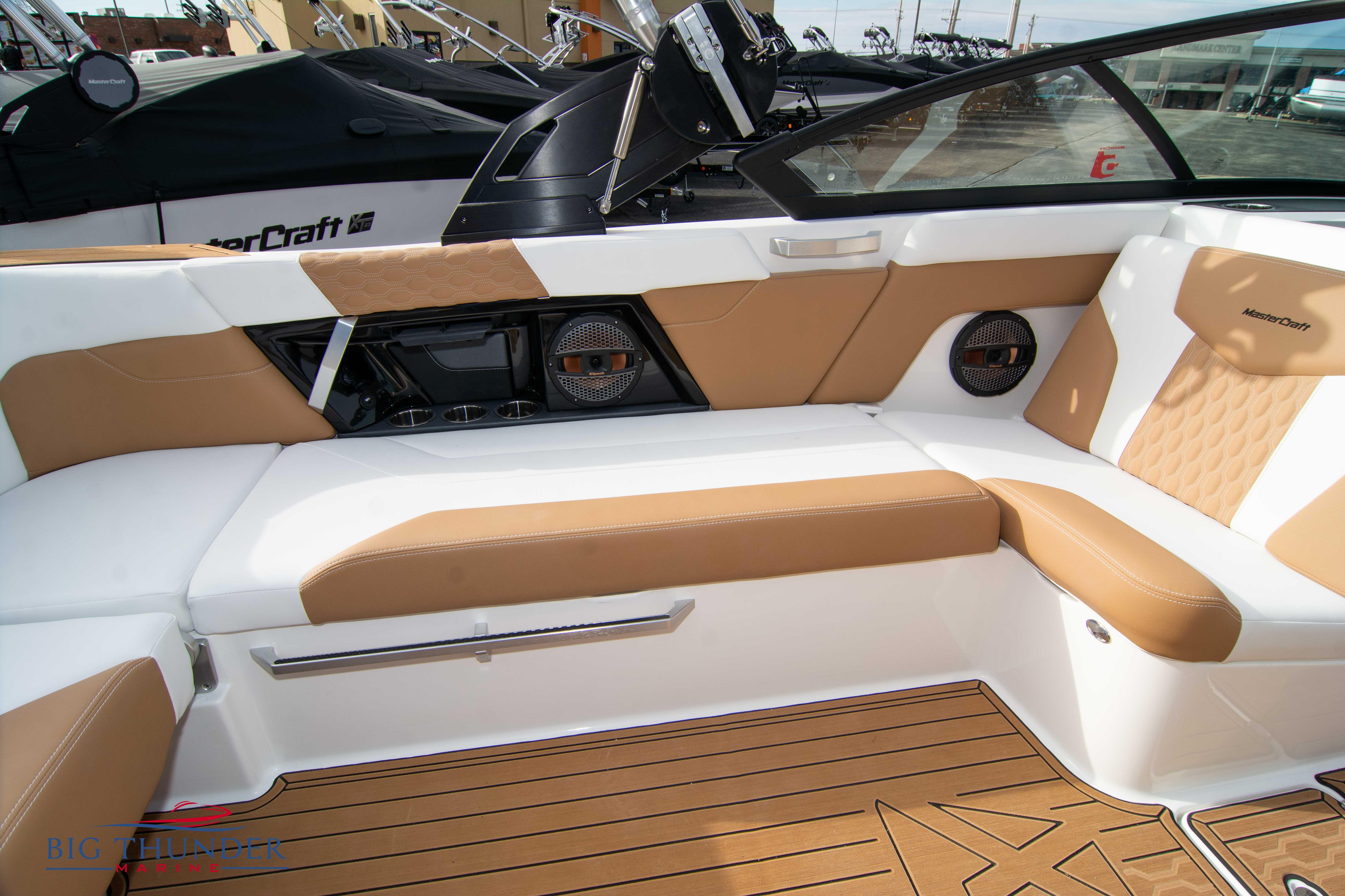 2023 Mastercraft XT22