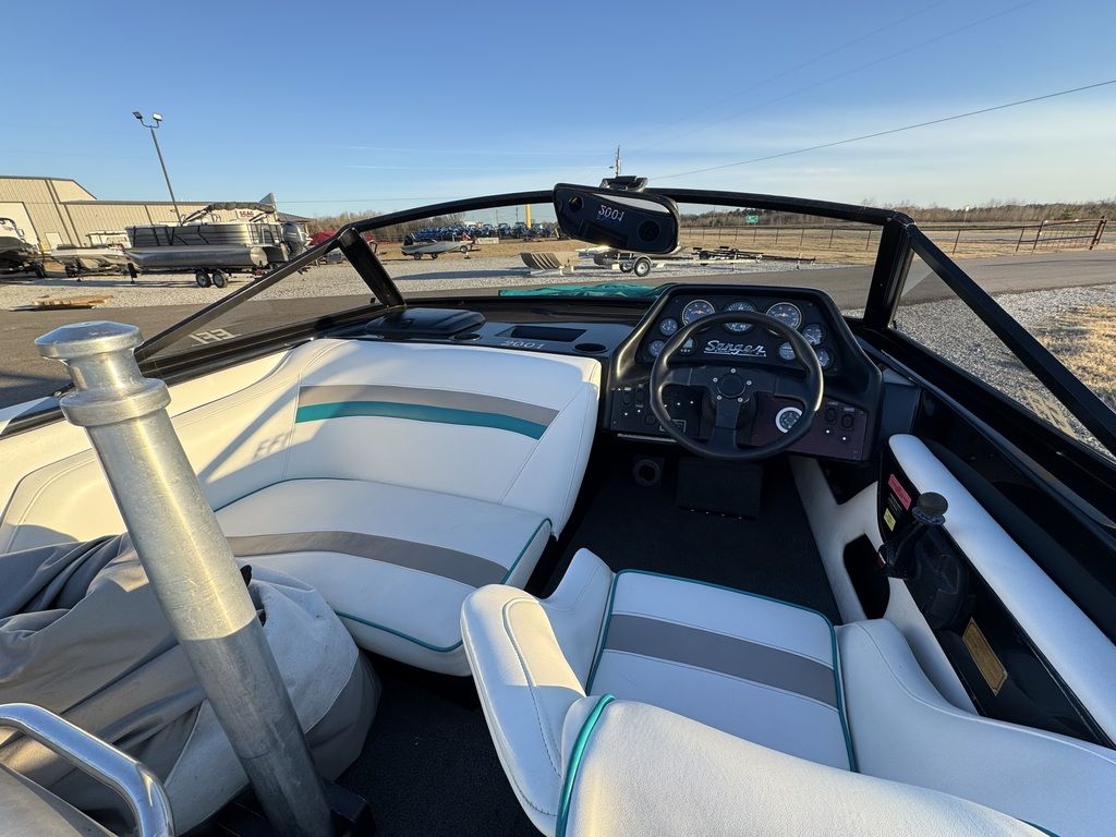 2000 Sanger Boats 2000 DXII Barefooter