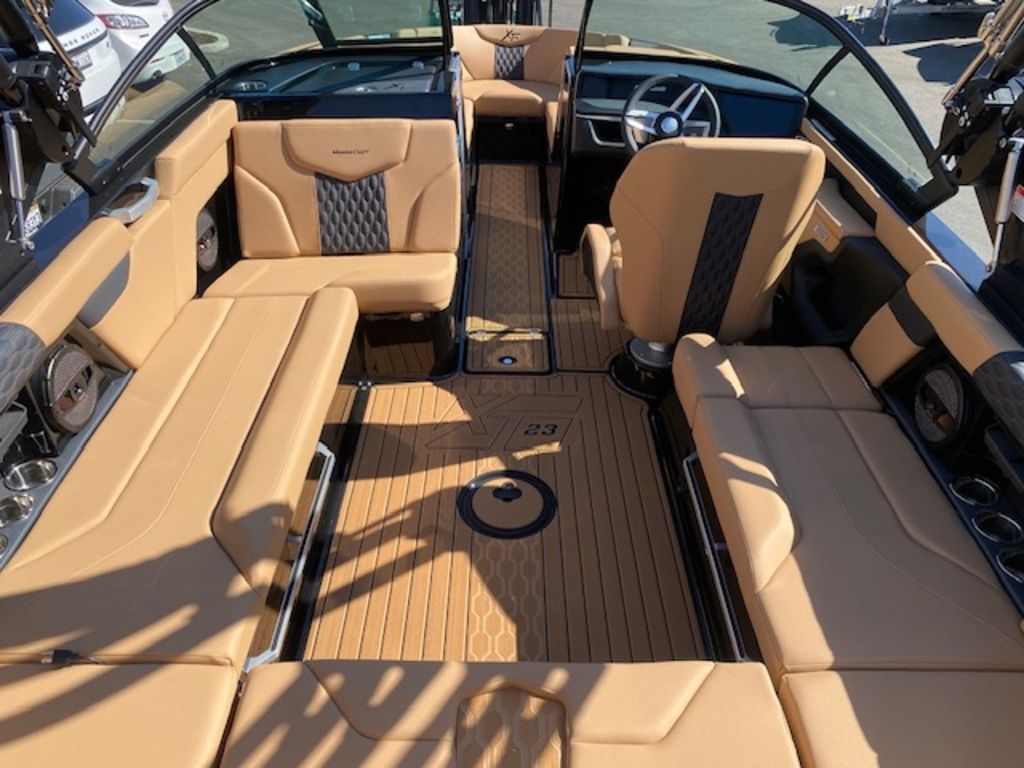 2025 MasterCraft XT23