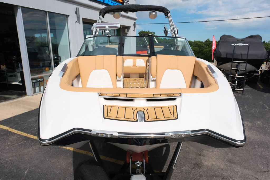 2023 MasterCraft X24  NEW DEALER DEMO HUGE DISCOUNT CALL!! Icon