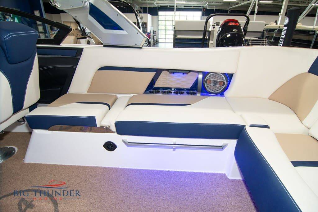 2022 MasterCraft X24