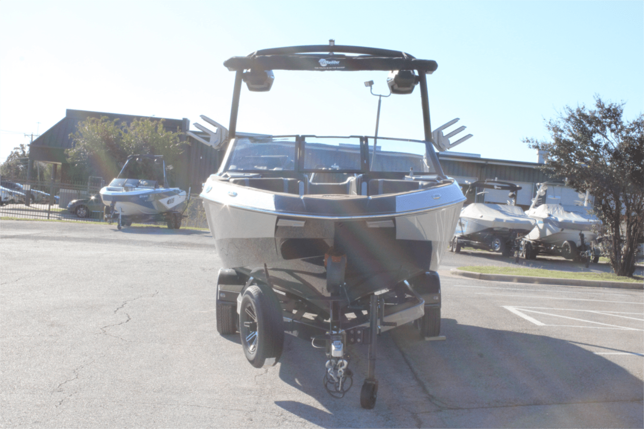 2025 Malibu 23 LSV