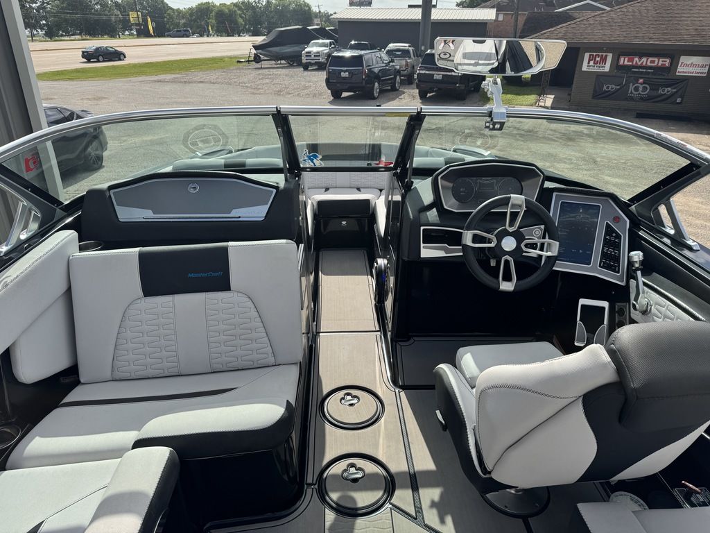 2019 MasterCraft X24