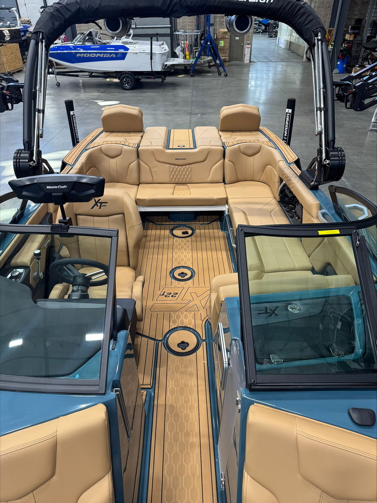 2025 MasterCraft XT22T