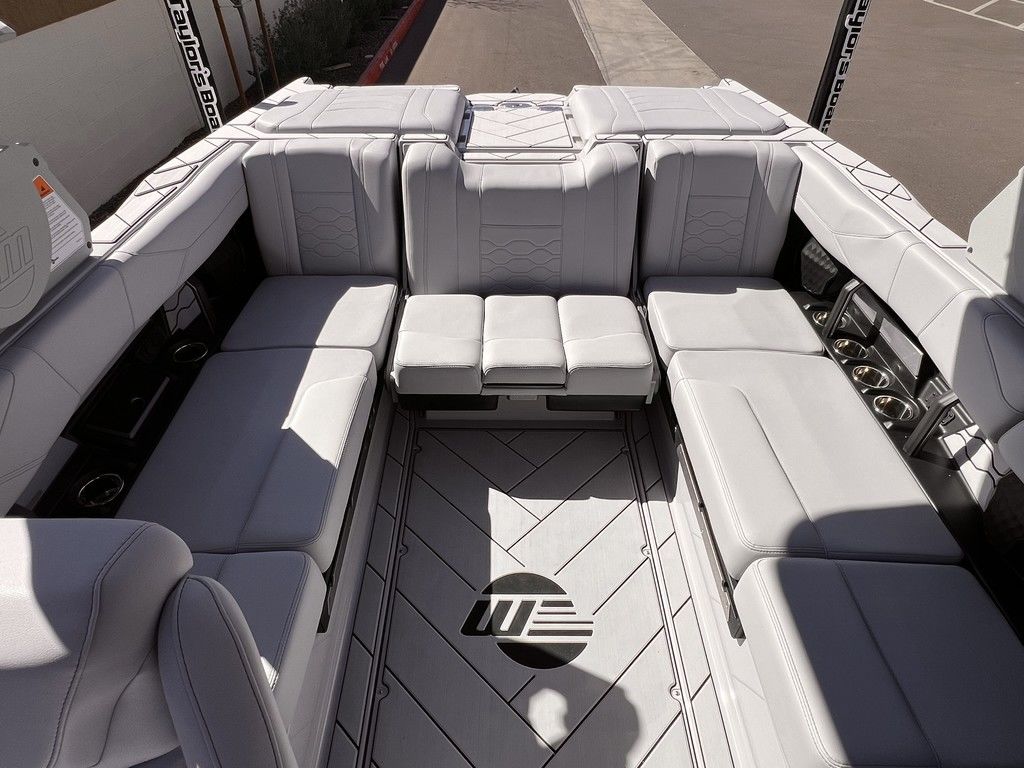 2025 Malibu Boats 23 LSV