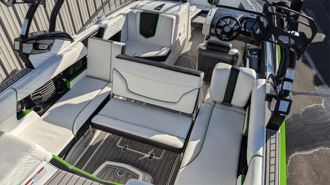 2016 Nautique G23 w/ Trailer