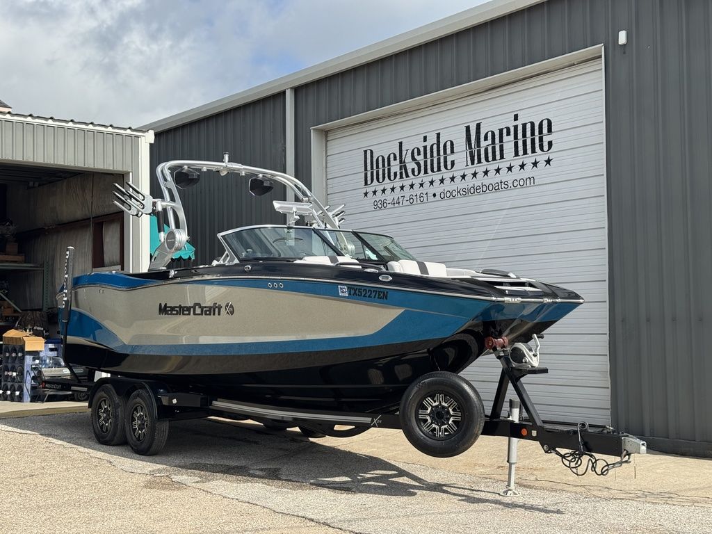 2019 MasterCraft X24