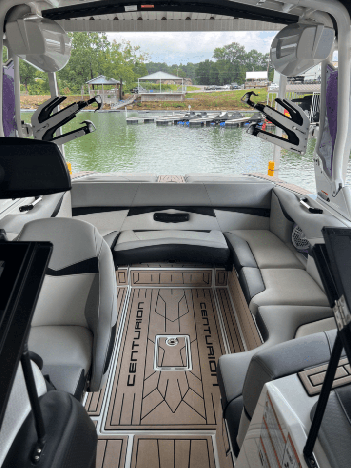 Wakesurf Boat Icon