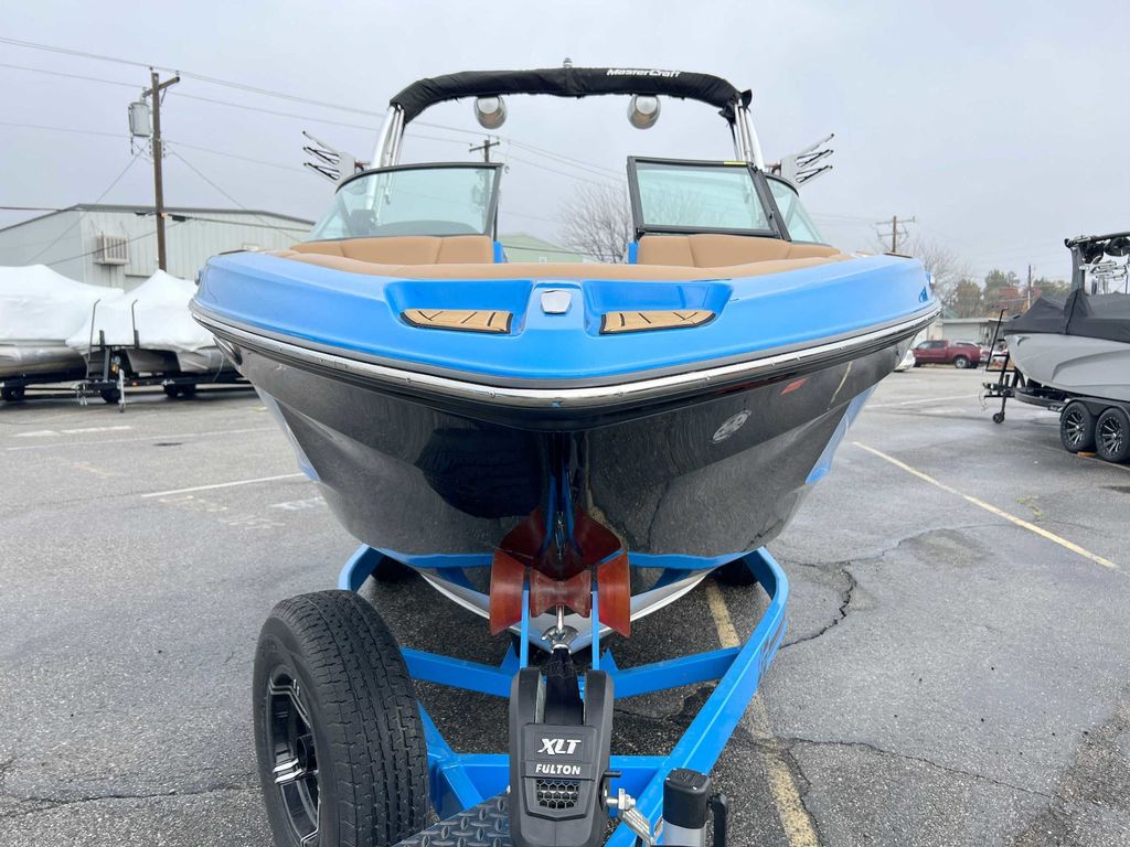 2023 MasterCraft XT23