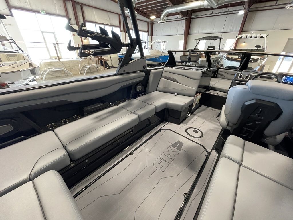 boat.Title