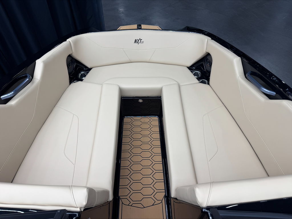 2025 MasterCraft NXT24