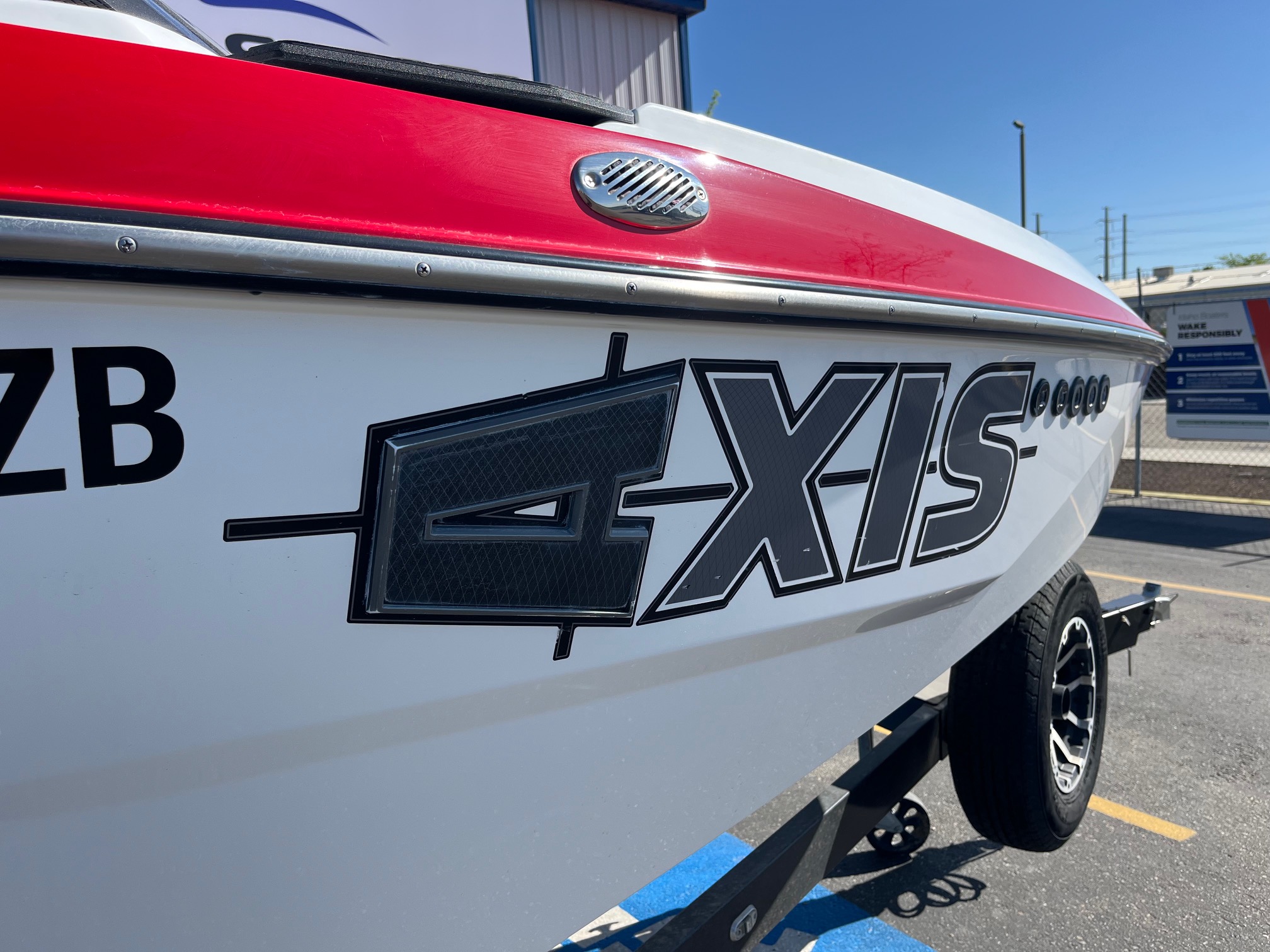 2022 Axis T220