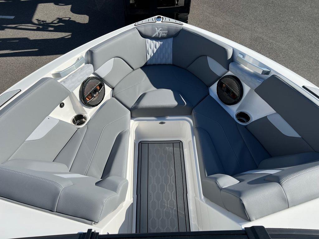 2024 MasterCraft XT22 T