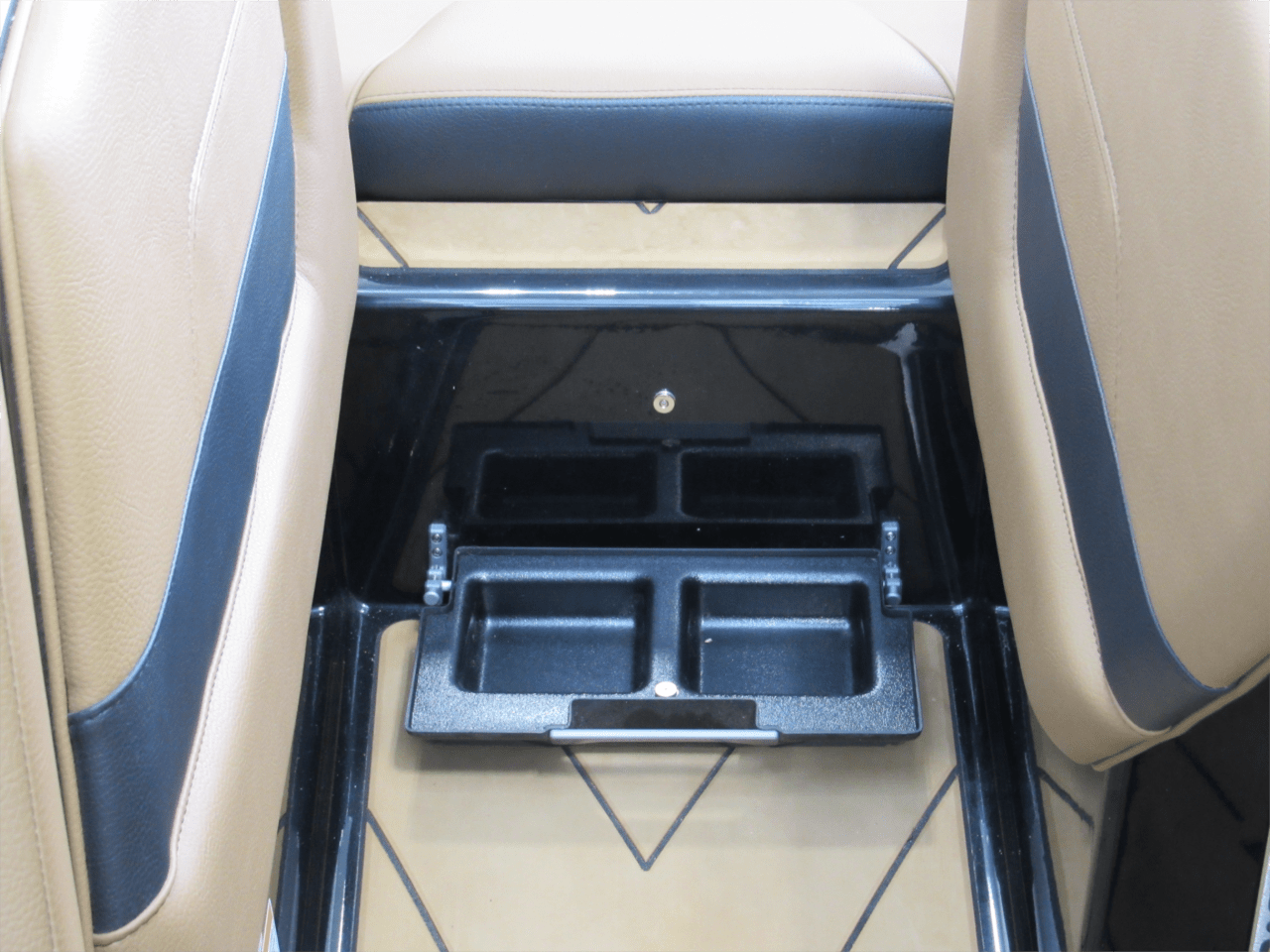 2022 Malibu 23 LSV