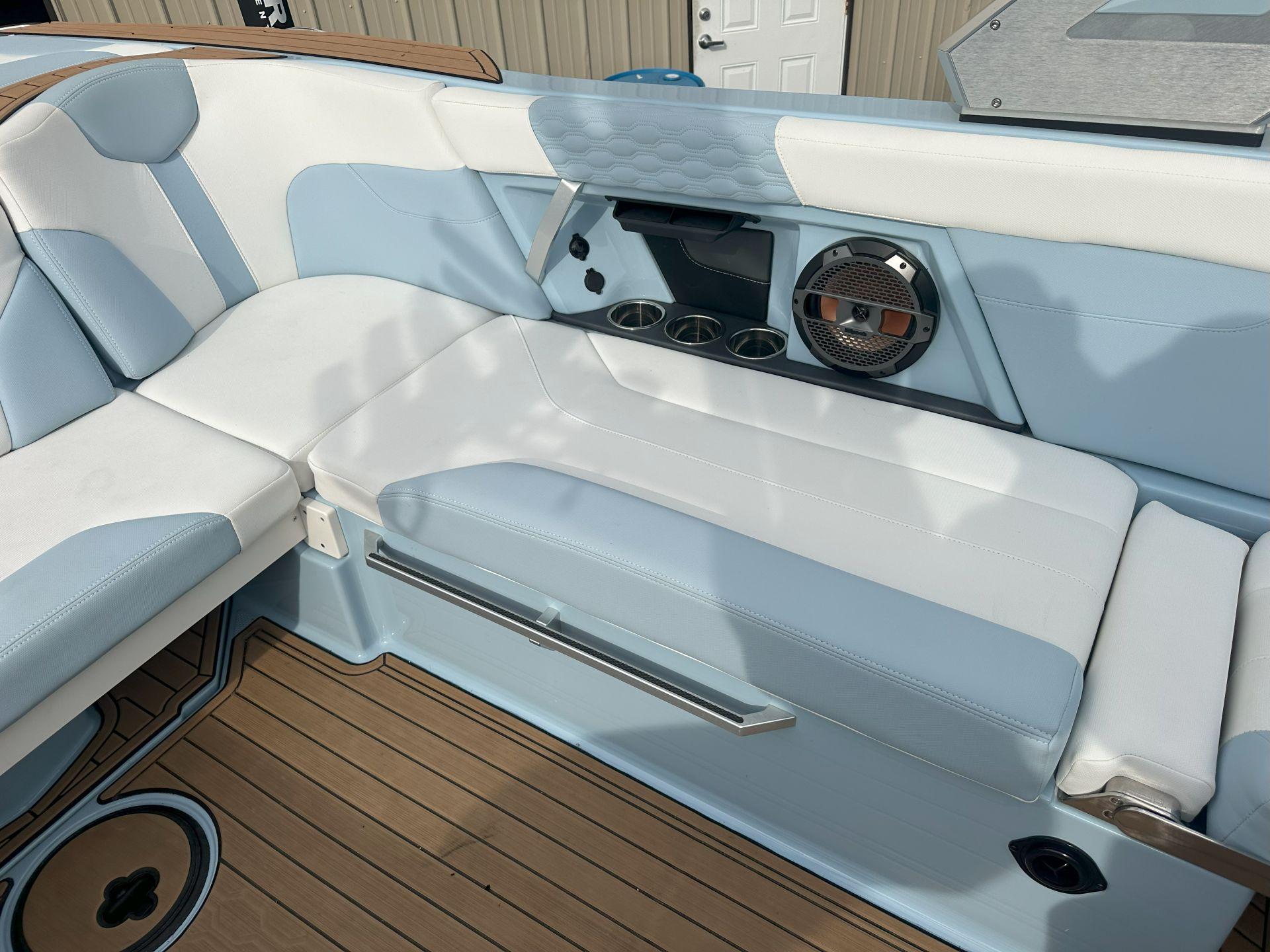 2022 MasterCraft XT24