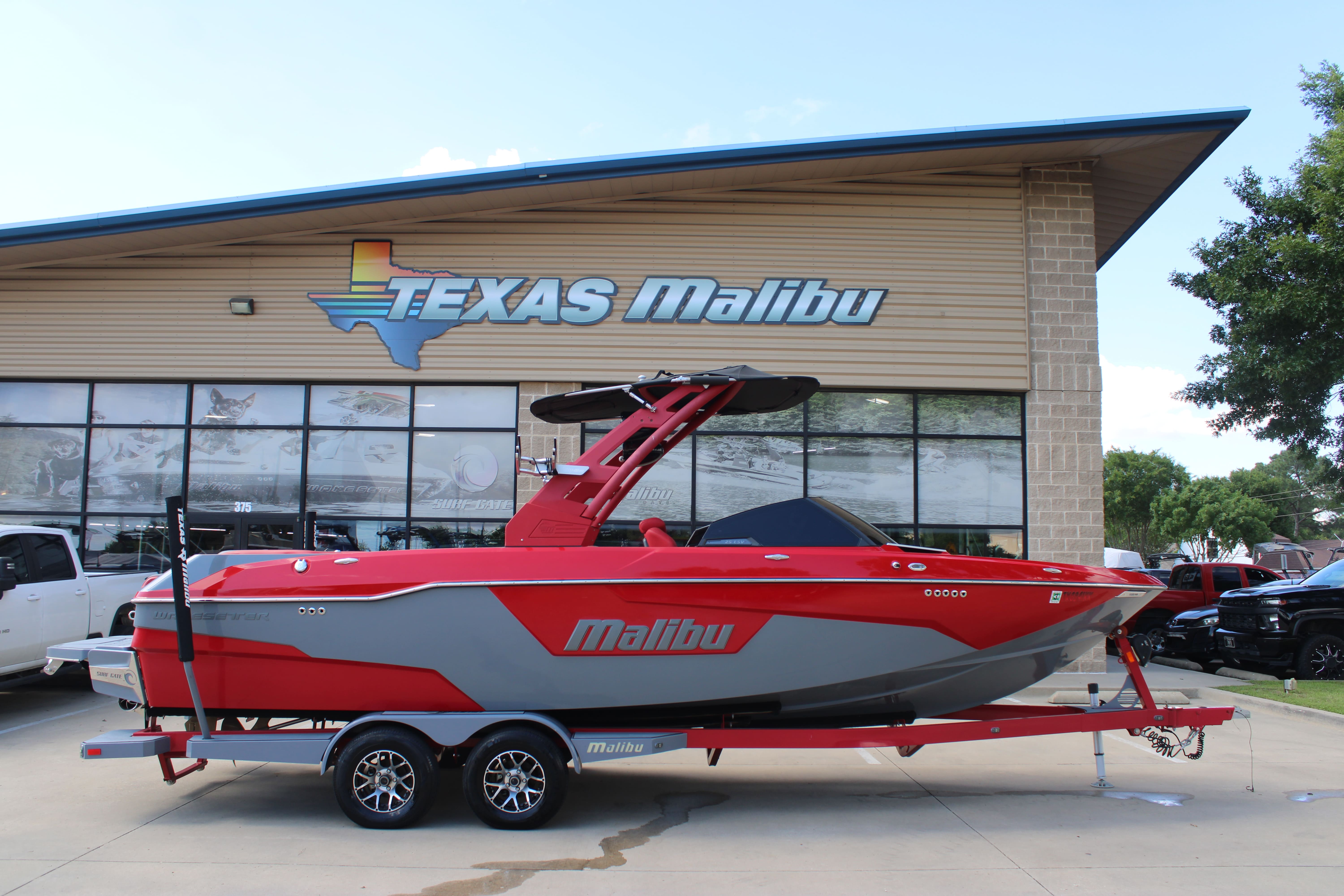 2020 Malibu 25 LSV