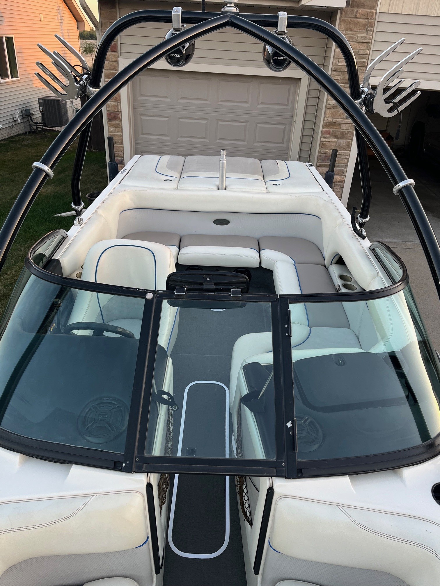 Malibu Wakesetter VLX 21' Wakeboard Boat