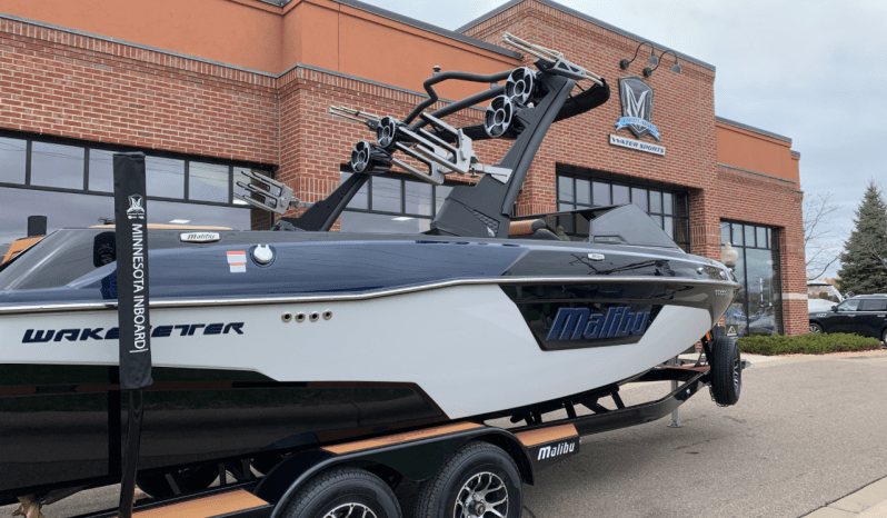 2023 Malibu Wakesetter 23 LSV Icon