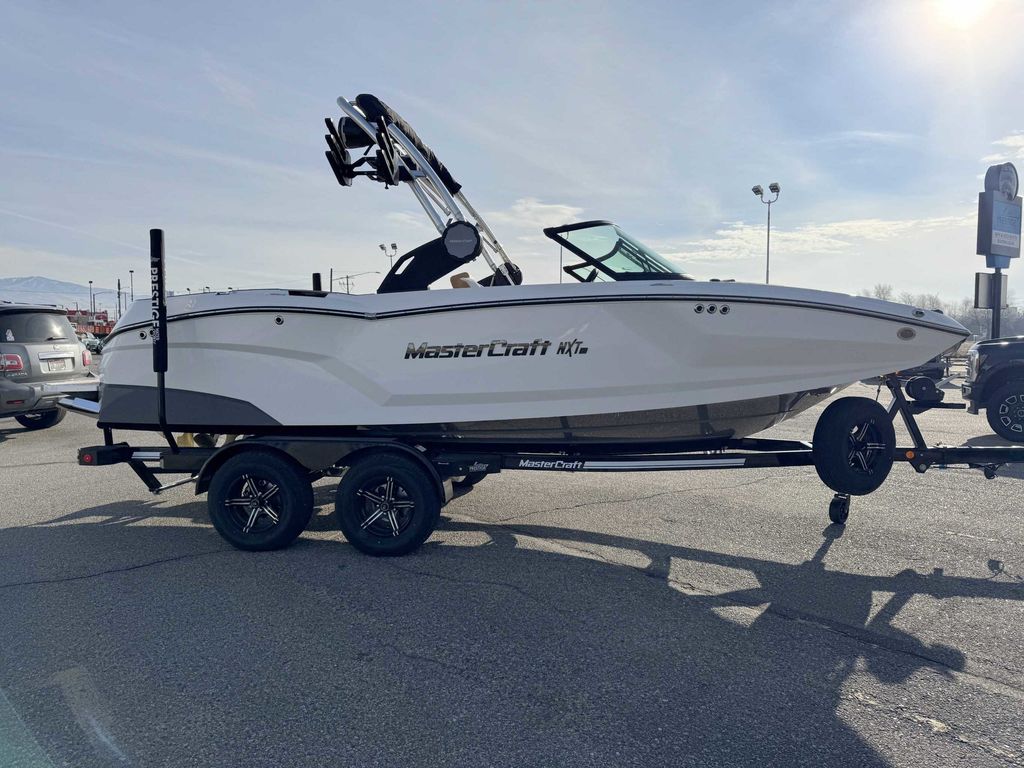 2025 MasterCraft NXT20