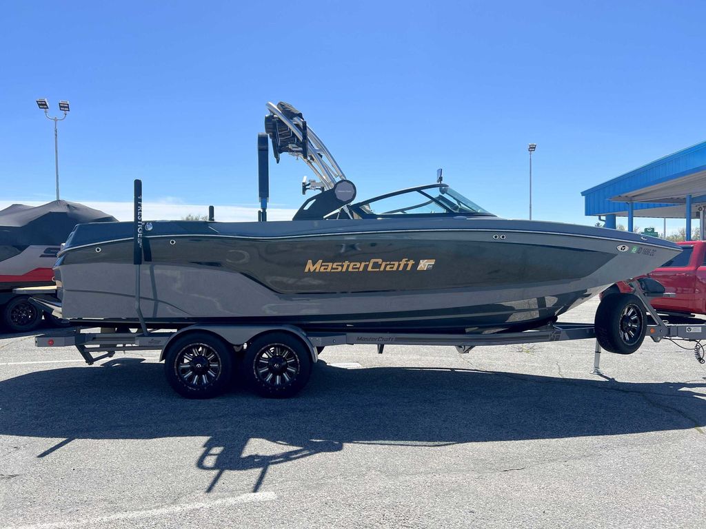 2023 MasterCraft XT24