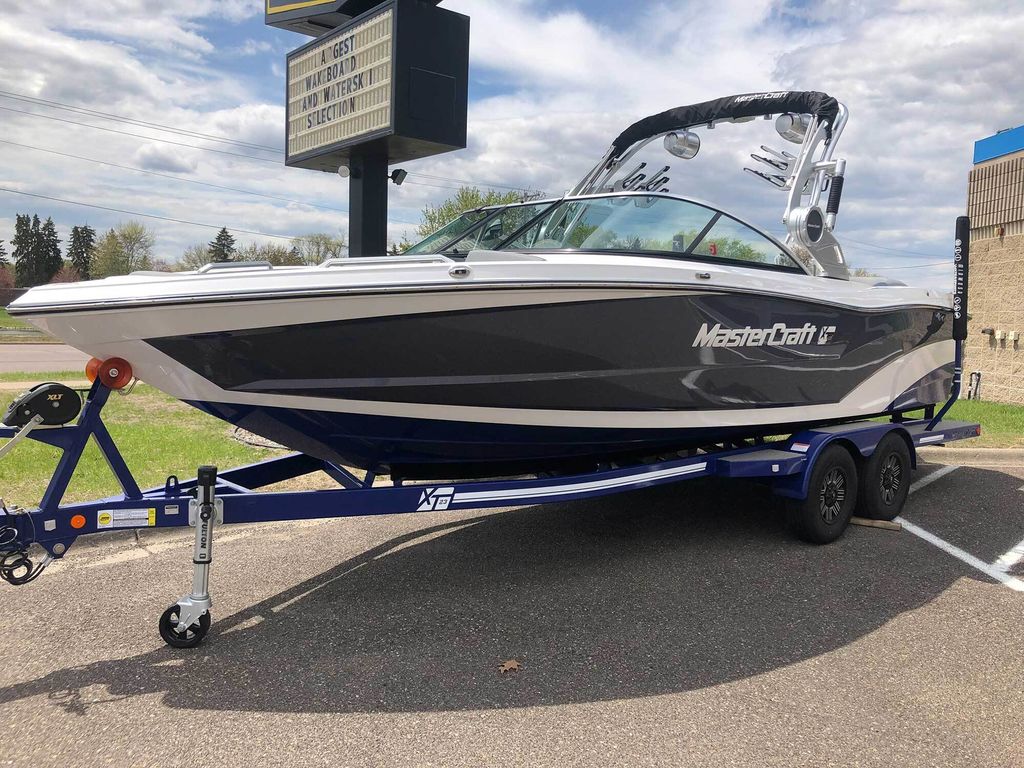 2019 MasterCraft XT23 Icon