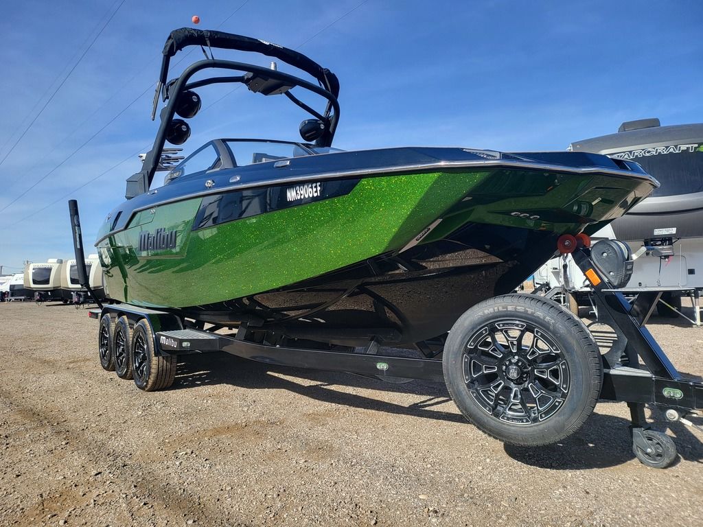 2022 Malibu Boats M240