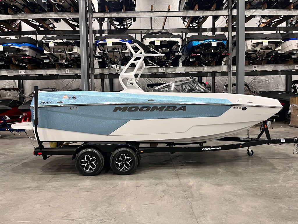 2025 MOOMBA Max