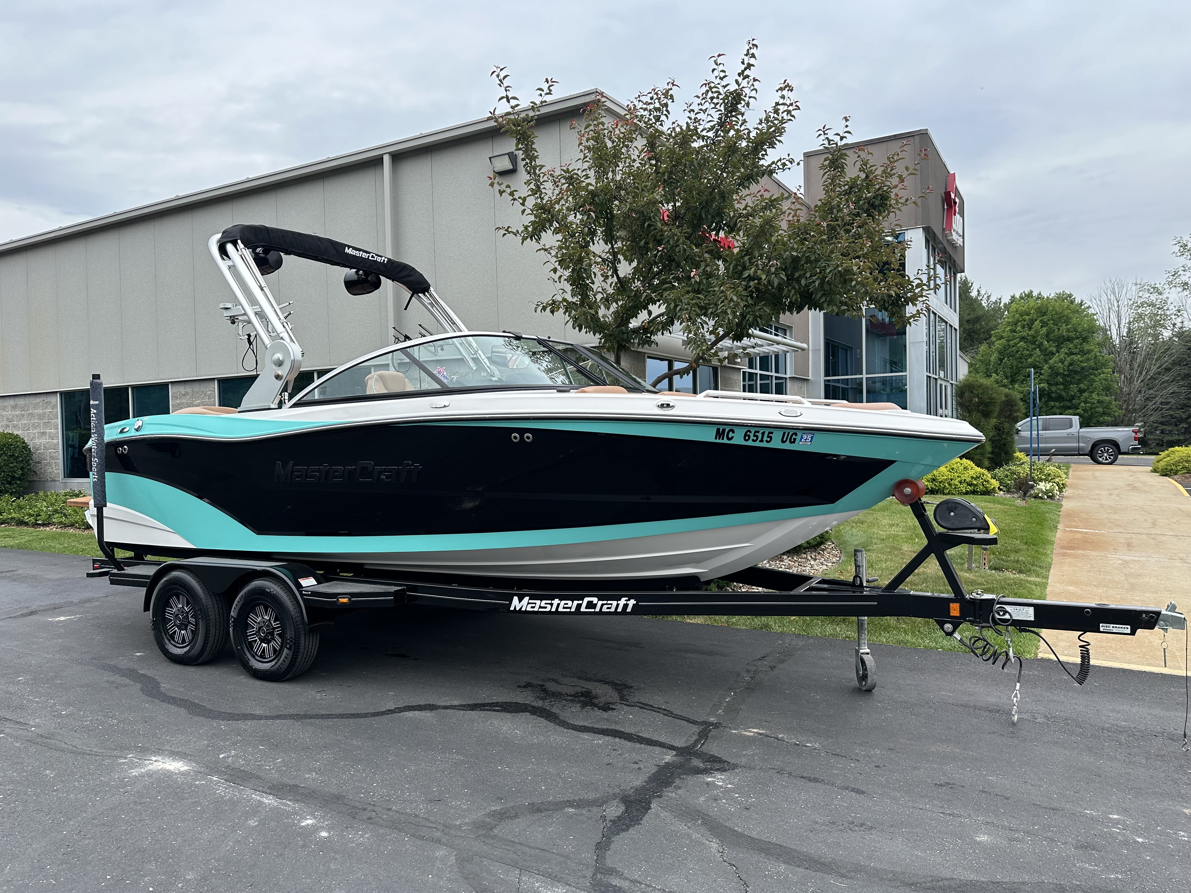 2019 MasterCraft XT21