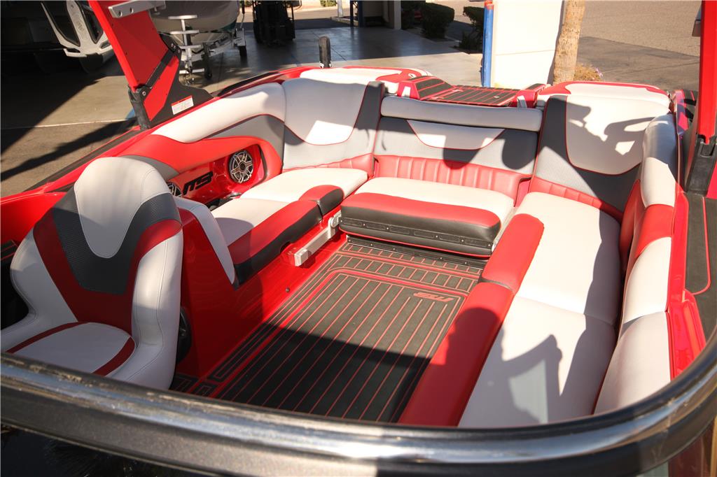 2021 MB Sports B52 23 Alpha – Wakeboard & Wakesurf boat !SUPER CLEAN!