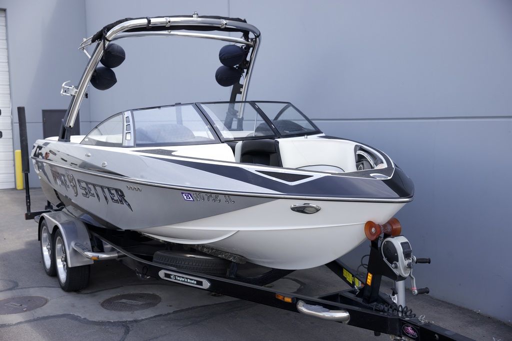 2011 Malibu Boats 23 LSV