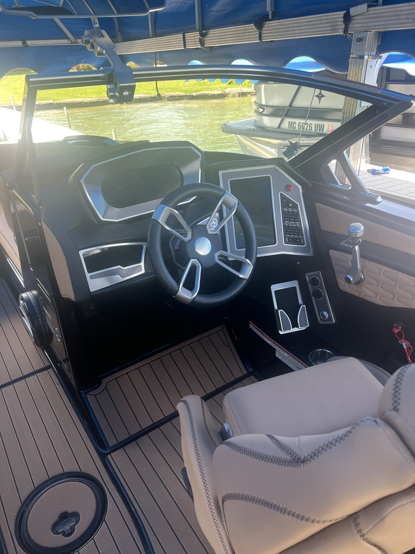 2021 Mastercraft X24