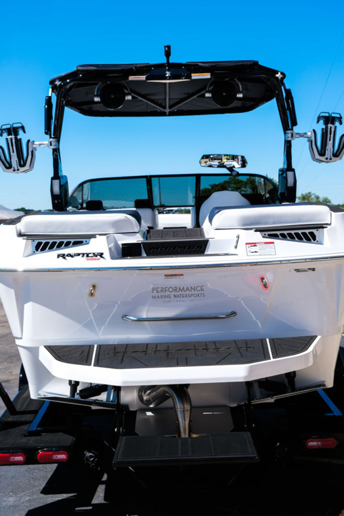 2025 MOOMBA MAKAI
