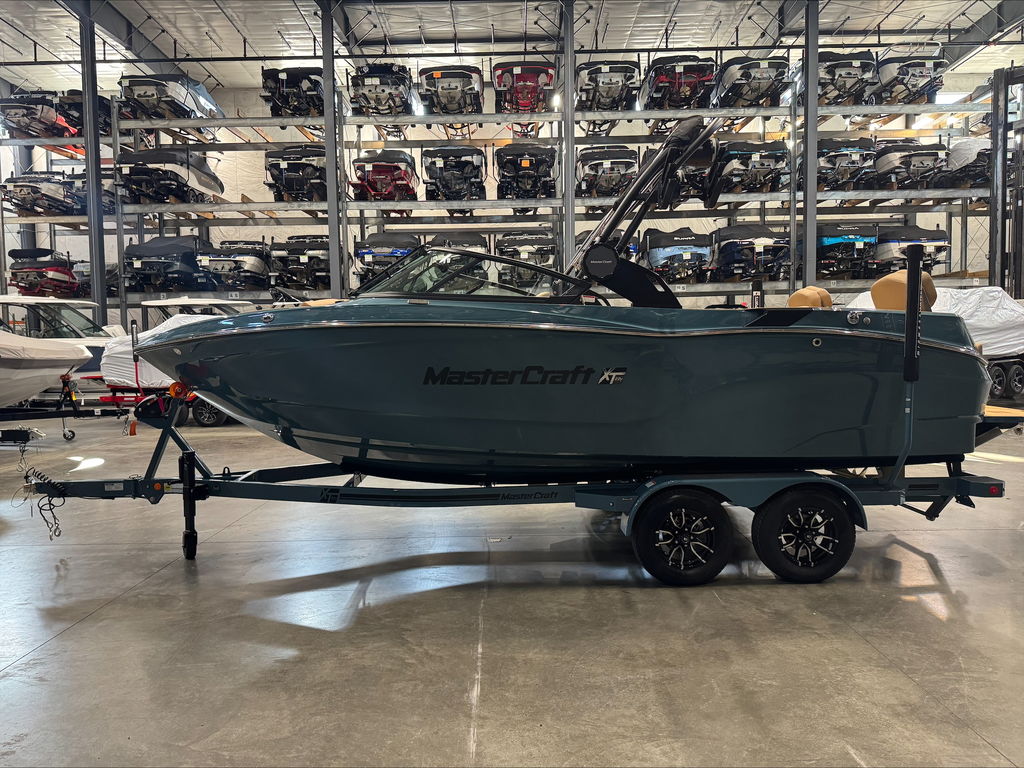 2025 MasterCraft XT22T