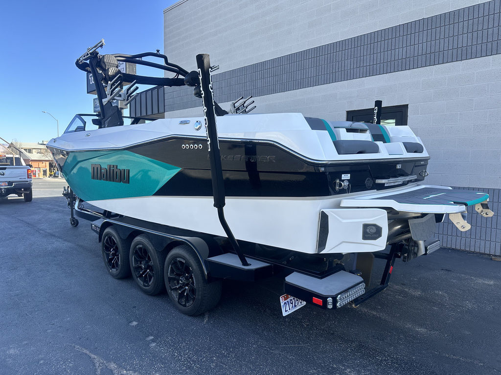 2023 Malibu Boats 26 LSV