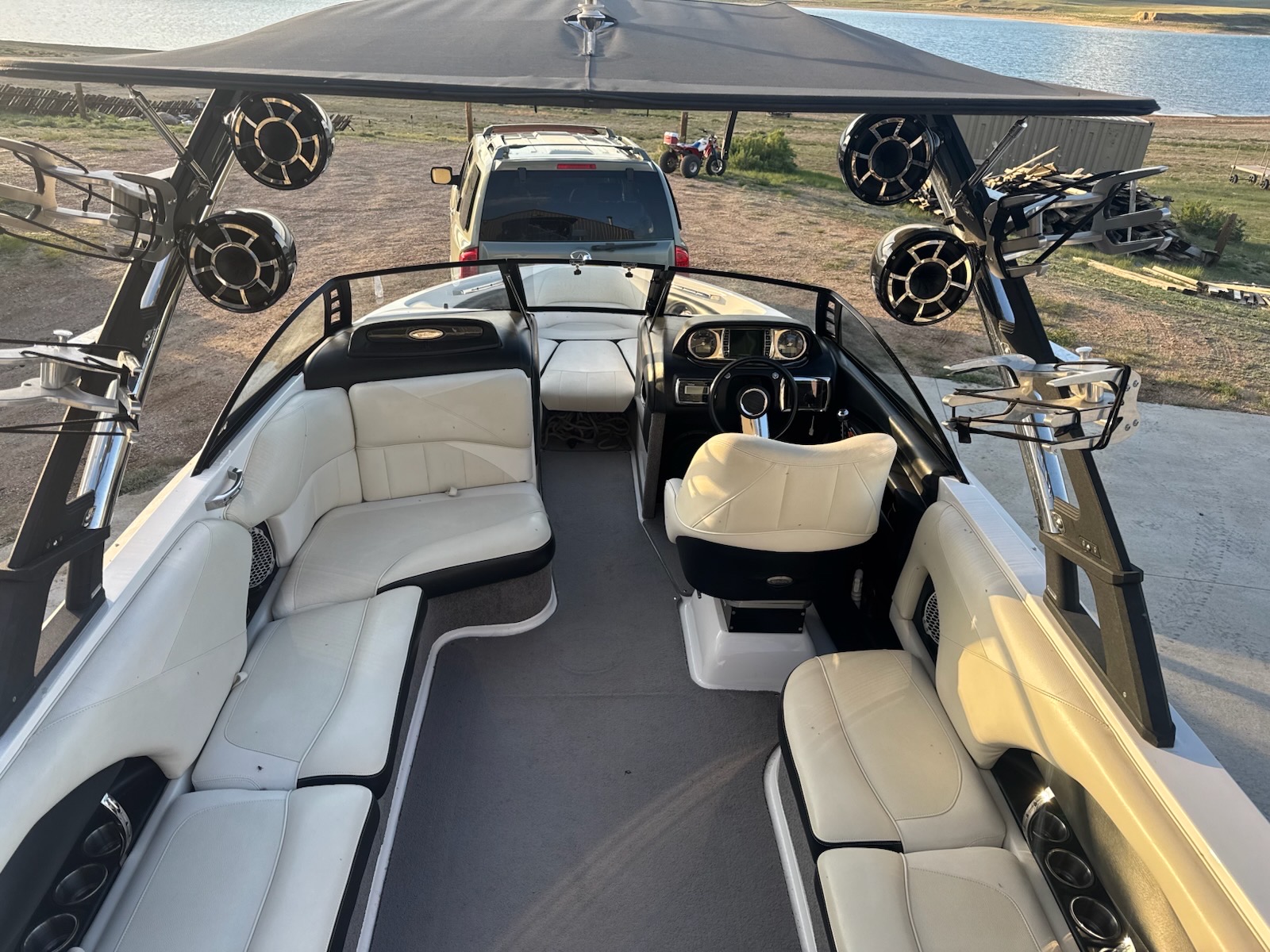2013 Malibu 247 LSV  LOW HOURS  UNICORN
