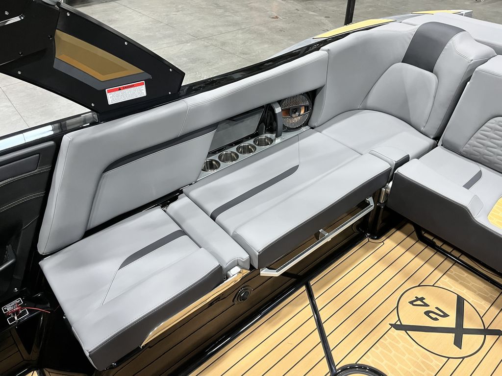 2024 MasterCraft X24
