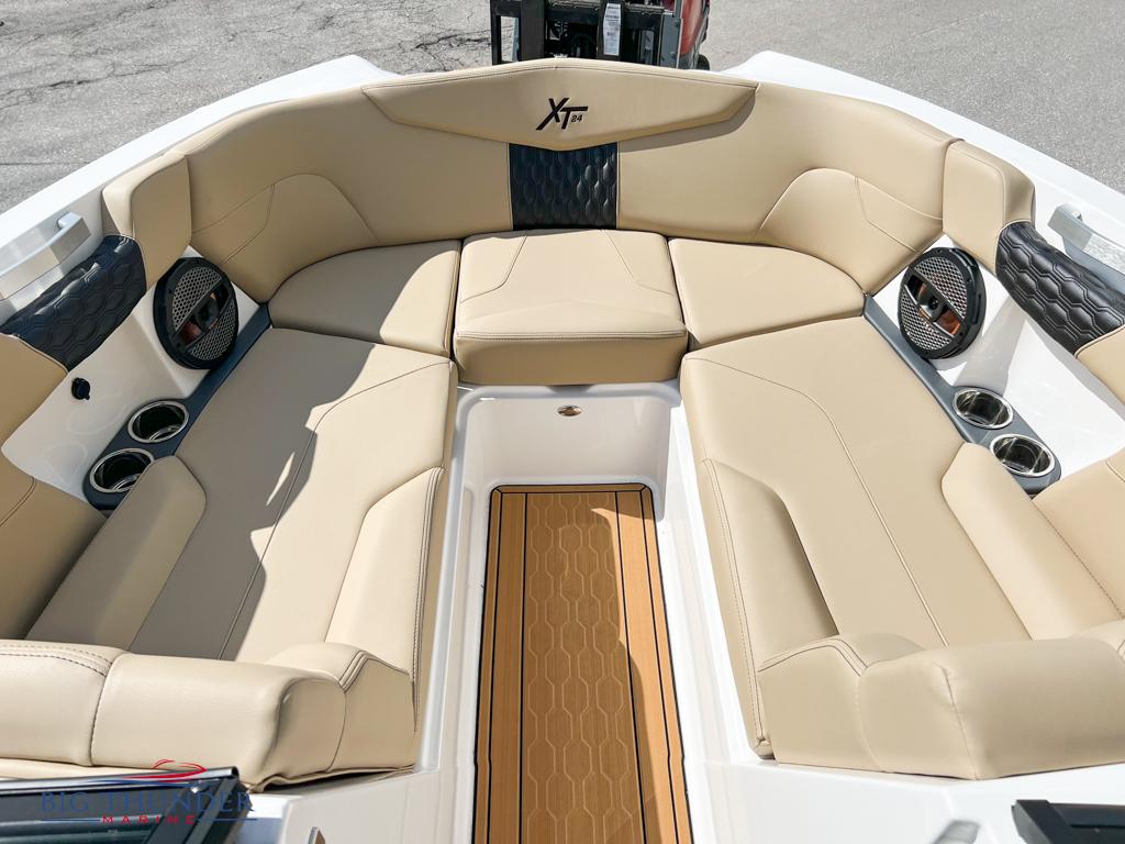 2023 Mastercraft XT24