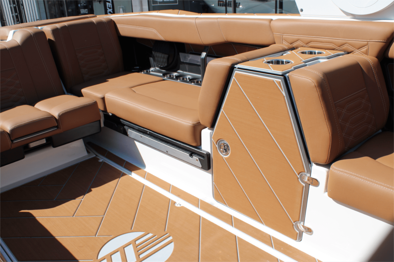 2025 Malibu 26 LSV