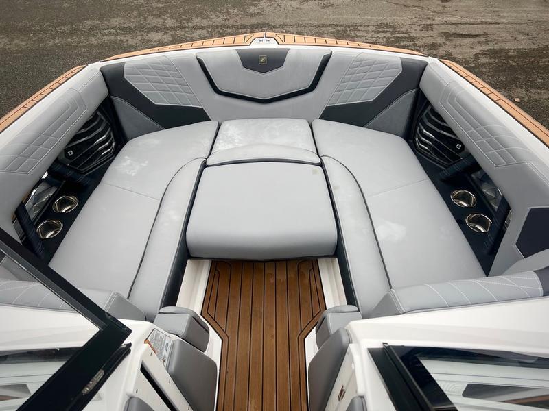 2021 Nautique G23