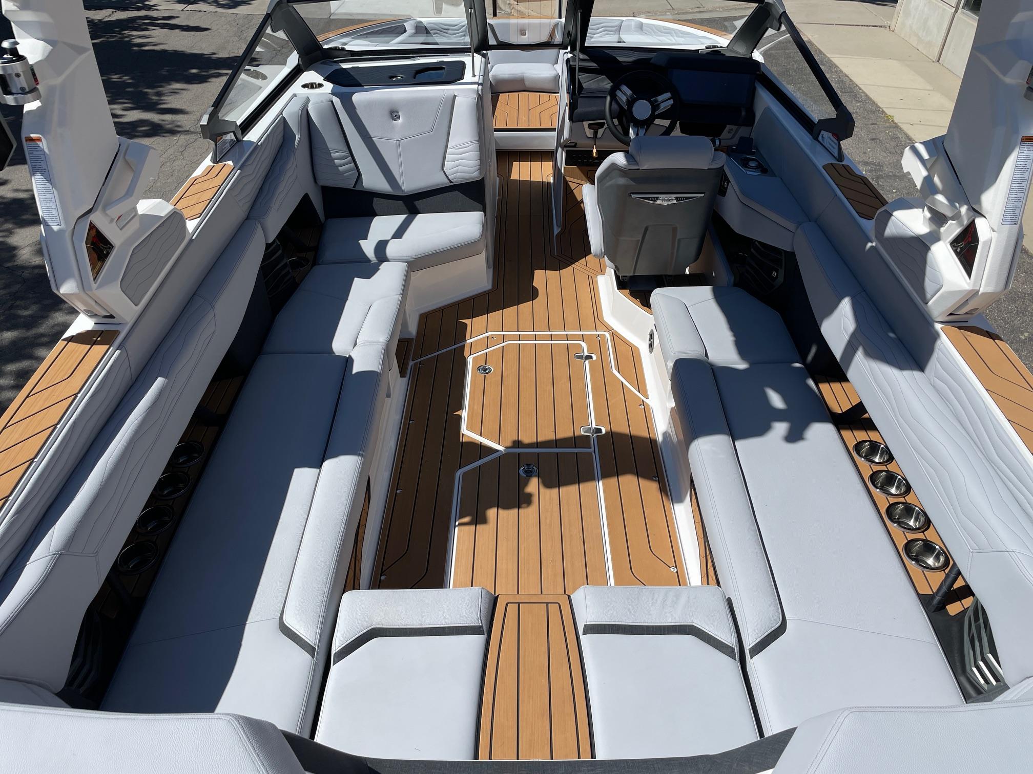 2025 NAUTIQUE G25 W/ZZ8S SUPERCHARGED POWER PLANT