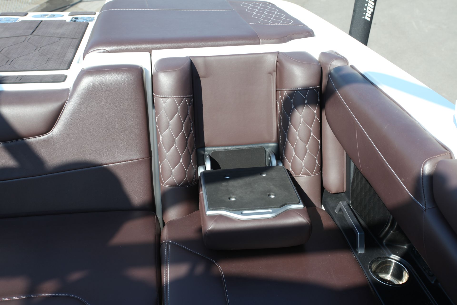  Malibu M220